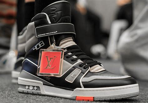 louis vuitton virgil sneaker.